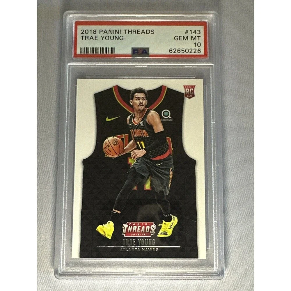 2018-19 Panini Threads - Rookies Icon Jersey Trae Young #143 (RC)